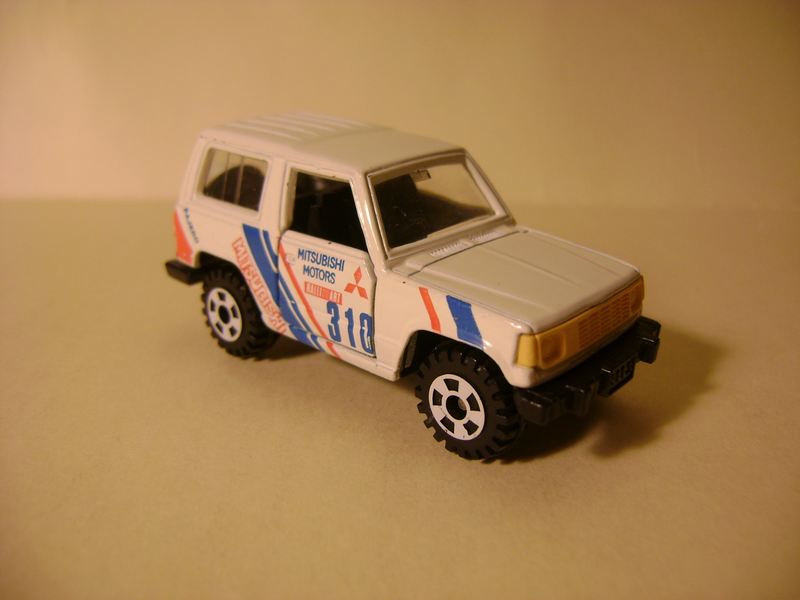 Illustration for article titled Restoration Project - Tomica Mitsubishi Pajero Rally (Part 1)